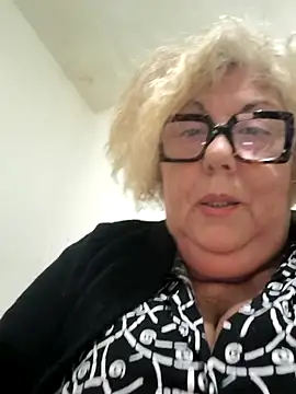 Snapshot of Merilulla chatting on April 2026 10:14:02 PM Merilulla online show from April 2026 10:14:02 PM