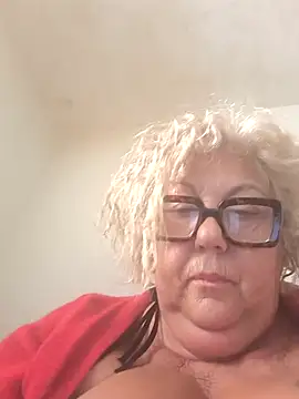 Snapshot of Merilulla chatting on May 2026 01:06:02 PM Merilulla online show from May 2026 01:06:02 PM