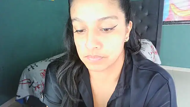 almaswan1 online show from October 2025 05:04:01 PM