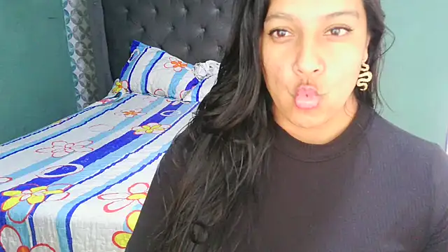 almaswan1 online show from November 2025 04:39:01 PM