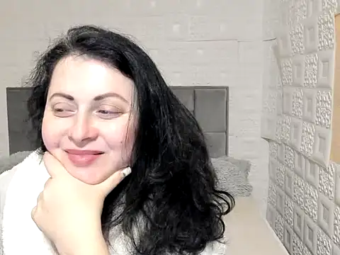 Lillian2 online show from February 2025 02:21:01 PM