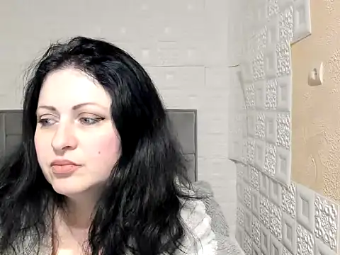 Lillian2 online show from March 2025 09:32:02 PM