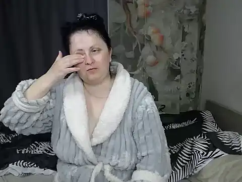 Lillian2 online show from May 2026 09:33:01 PM