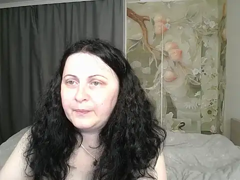 Lillian2 online show from June 2026 07:17:02 PM