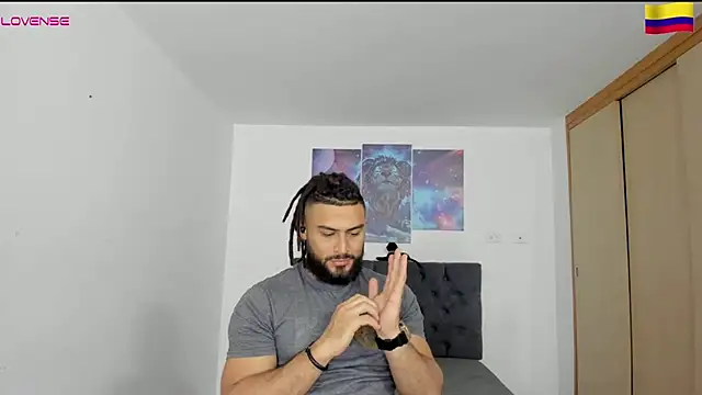 Snapshot of Louis_marley__ chatting on December 2024 12:02:02 AM Louis marley online show from December 2024 12:02:02 AM