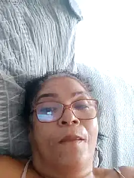 Snapshot of Delicy1 chatting on January 2025 04:33:01 PM Delicy1 online show from January 2025 04:33:01 PM