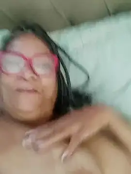 Snapshot of Delicy1 chatting on February 2025 11:32:02 AM Delicy1 online show from February 2025 11:32:02 AM