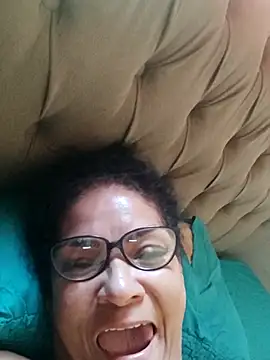 Snapshot of Delicy1 chatting on October 2025 10:43:02 AM Delicy1 online show from October 2025 10:43:02 AM