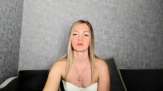 iam Venus online show from April 2026 05:00:02 PM