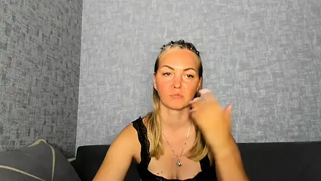 iam Venus online show from July 2026 02:33:01 PM