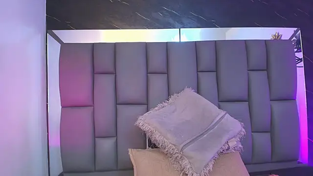 Snapshot of _MiaBrown_ chatting on February 2026 12:12:01 PM MiaBrown online show from February 2026 12:12:01 PM