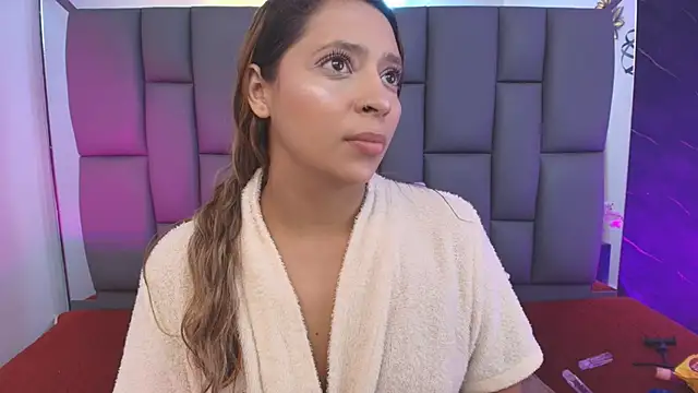 Snapshot of _MiaBrown_ chatting on February 2026 12:12:01 PM MiaBrown online show from February 2026 12:12:01 PM