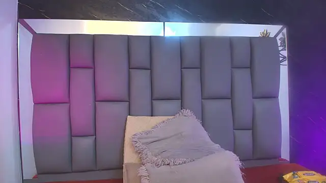 Snapshot of _MiaBrown_ chatting on February 2026 12:06:01 PM MiaBrown online show from February 2026 12:06:01 PM