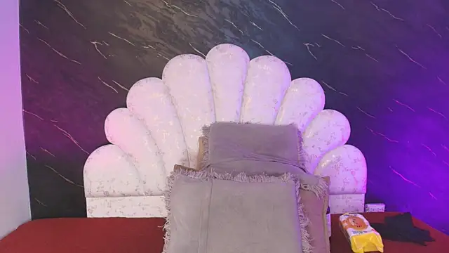  MiaBrown  online show from April 2026 12:05:02 PM