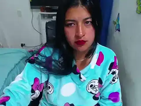 Yunhot  online show from February 2025 12:00:02 PM