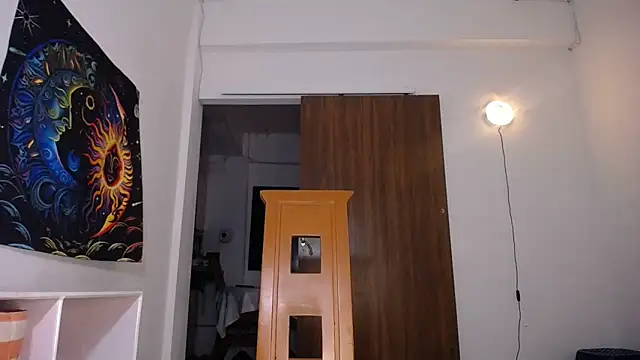 yselahot online show from March 2026 12:19:02 PM