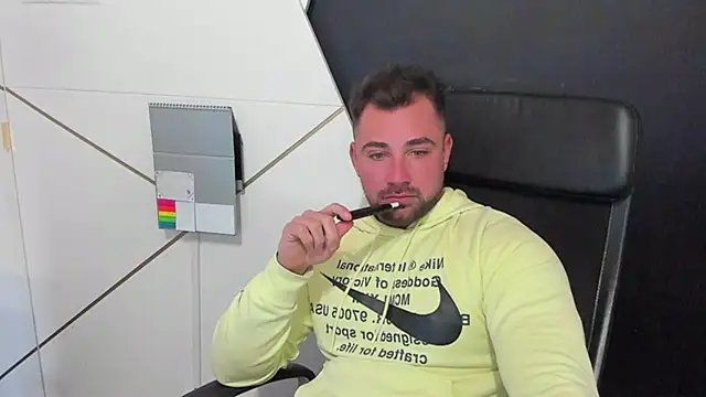 Snapshot of DuncanStone chatting on February 2025 11:02:01 AM DuncanStone online show from February 2025 11:02:01 AM