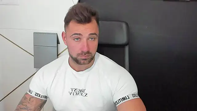 Snapshot of DuncanStone chatting on February 2025 11:31:02 AM DuncanStone online show from February 2025 11:31:02 AM