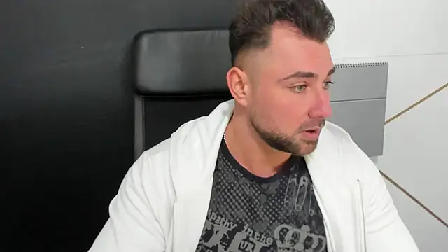 Snapshot of DuncanStone chatting on March 2025 11:17:02 AM DuncanStone online show from March 2025 11:17:02 AM