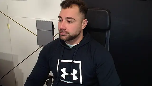 Snapshot of DuncanStone chatting on October 2025 04:07:01 AM DuncanStone online show from October 2025 04:07:01 AM