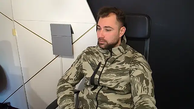 Snapshot of DuncanStone chatting on October 2025 05:28:01 AM DuncanStone online show from October 2025 05:28:01 AM