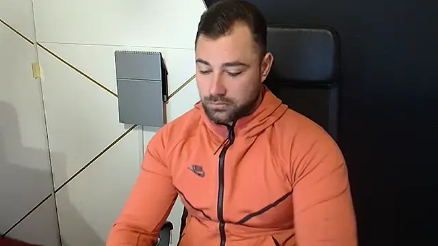 Snapshot of DuncanStone chatting on October 2025 04:56:02 AM DuncanStone online show from October 2025 04:56:02 AM