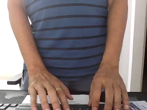 mrose8080 online show from April 2026 06:21:02 PM