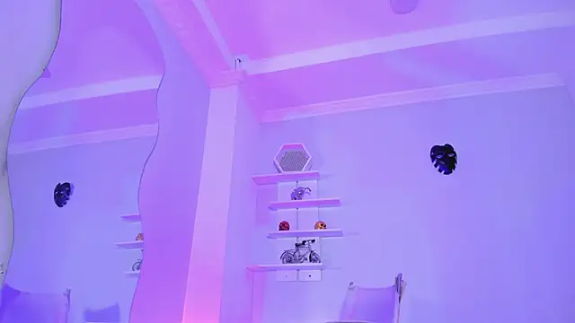 Snapshot of CamileHolmes chatting on March 2025 04:25:02 AM CamileHolmes online show from March 2025 04:25:02 AM