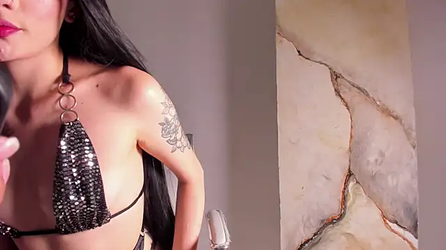 Snapshot of CamileHolmes chatting on September 2025 05:19:02 AM CamileHolmes online show from September 2025 05:19:02 AM