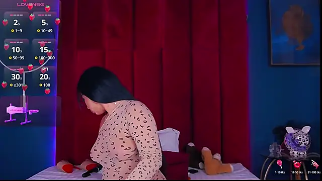 Snapshot of MadyLuxxx chatting on February 2026 07:37:02 PM MadyLuxxx online show from February 2026 07:37:02 PM