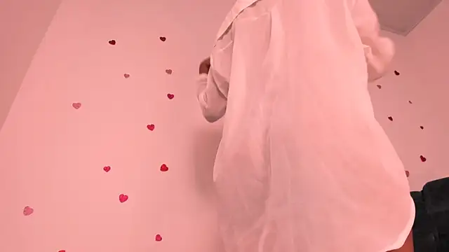 Snapshot of Tina_Rouse2 chatting on February 2025 12:48:01 AM Tina Rouse2 online show from February 2025 12:48:01 AM