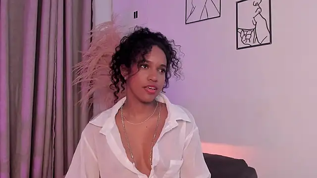 Snapshot of Tina_Rouse2 chatting on February 2026 11:08:02 PM Tina Rouse2 online show from February 2026 11:08:02 PM