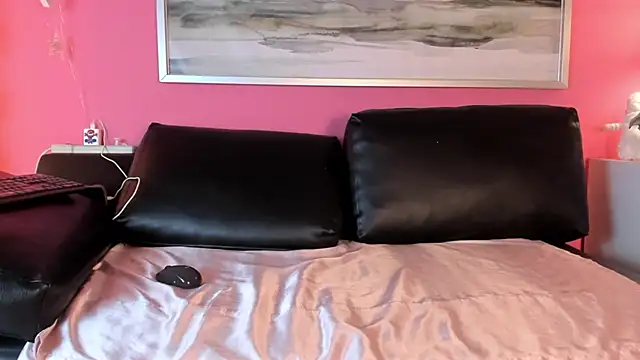 Tiffanysurez  online show from March 2025 07:16:01 PM