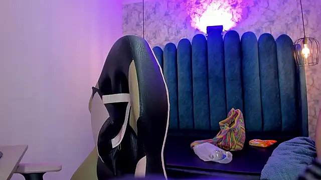 nalalye cruzz  online show from October 2025 03:06:02 AM