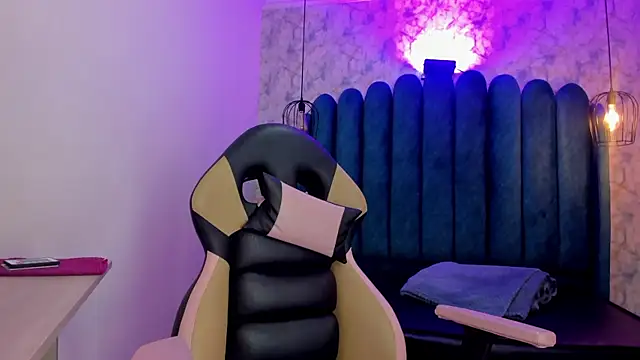 nalalye cruzz  online show from November 2025 03:50:02 AM