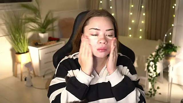 VixenMia online show from January 2025 03:42:02 AM