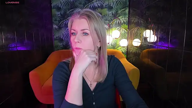 Annie Light online show from December 2024 05:48:01 AM