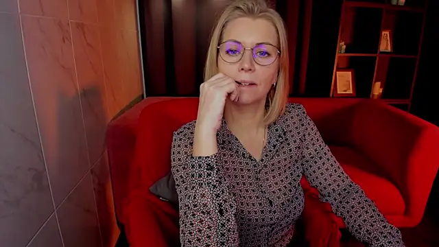 Annie Light online show from December 2025 05:57:01 AM