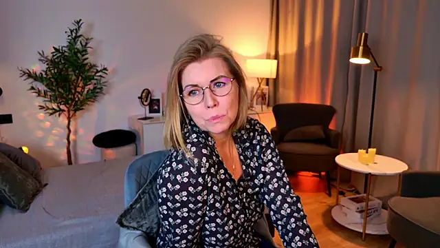 Annie Light online show from May 2026 06:53:01 AM