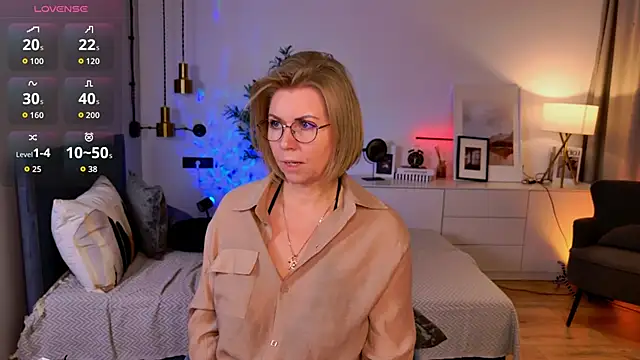 Annie Light online show from June 2026 07:32:02 AM