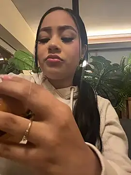 Luisa Fernandaa online show from February 2026 02:23:01 AM