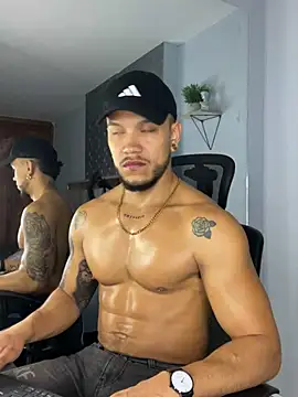 ARON TAYLER01 online show from February 2025 12:55:01 PM