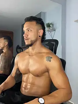 ARON TAYLER01 online show from March 2025 12:33:02 PM