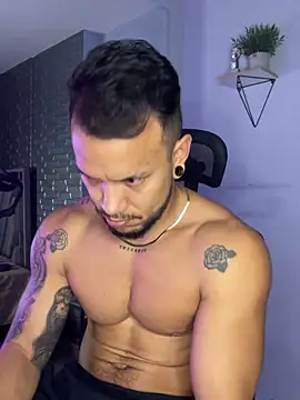 ARON TAYLER01 online show from October 2025 10:34:02 AM