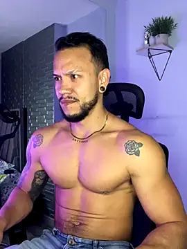 ARON TAYLER01 online show from October 2025 10:27:02 AM