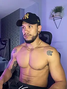 ARON TAYLER01 online show from October 2025 10:30:01 AM