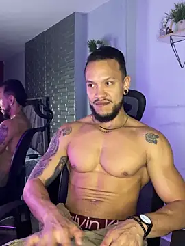 ARON TAYLER01 online show from November 2025 10:27:01 AM