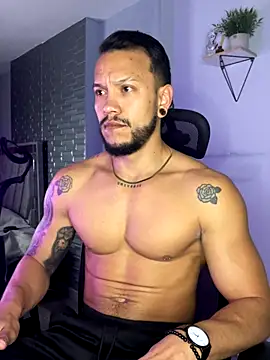 ARON TAYLER01 online show from November 2025 10:25:02 AM