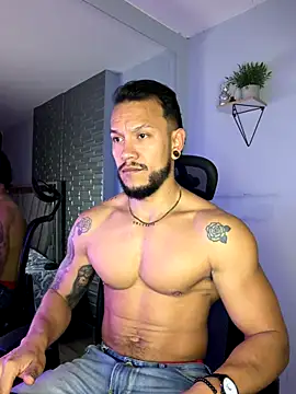 ARON TAYLER01 online show from December 2025 10:24:02 AM