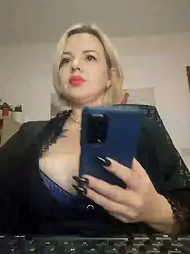 Ladykaos online show from December 2024 04:30:02 PM